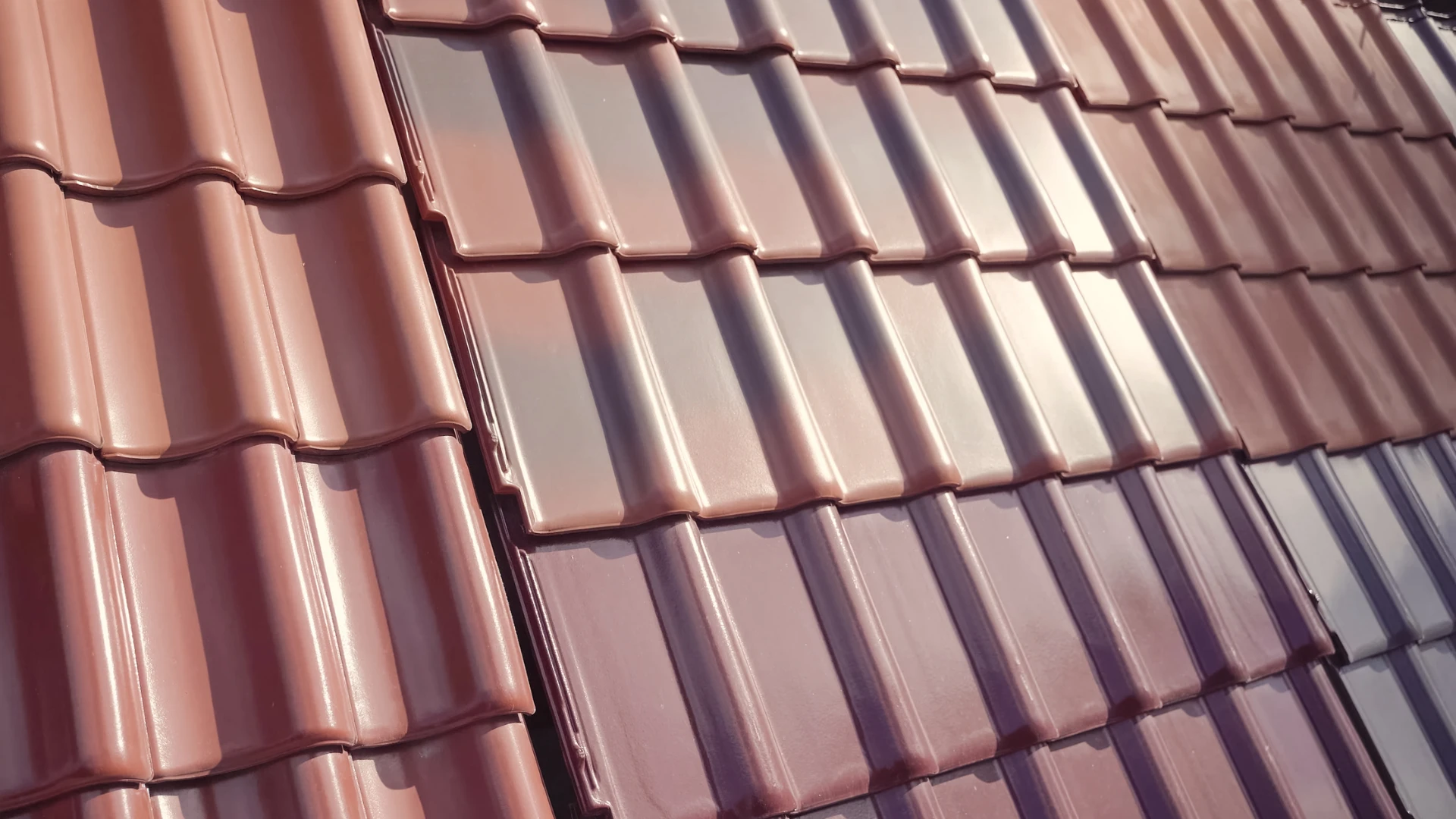 Dachówka ceramiczna – rodzaje, zalety, montaż i zużycie na 1 m² dachu